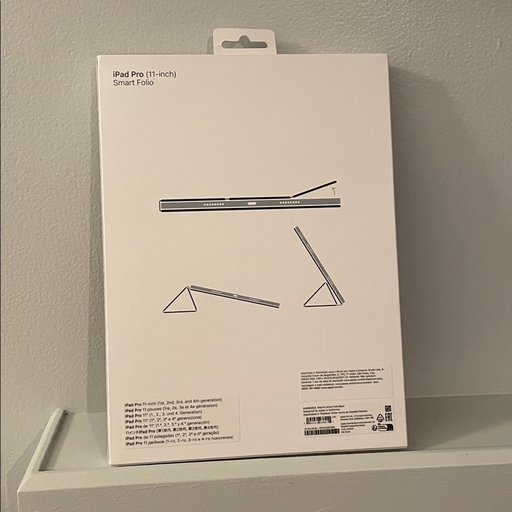 Apple iPad Pro Smart Folio - Black - Picture 2 of 3